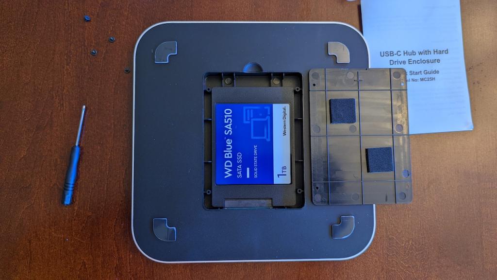 Adding an SSD Drive to the Qwiizlab UH25 SE